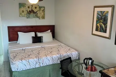 Paradise on the Rocks - Suite w/Kitchenette #10