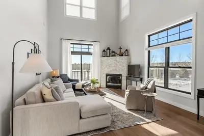 Image de Egg Harbor Condo- new build, indoor pool and gym