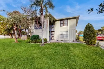 Image de Spacious condo, pool, walking distance to St Augustine Beach