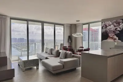 Image de Modern 3br Condo with Intracoastal & City Views