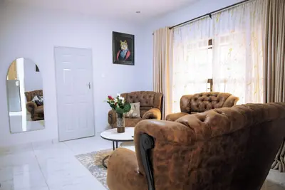 Image de Spacious 4-Bed Self-Catering Apartment in Masvingo – Ideal for Families & Groups