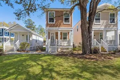Image de Pelican Cove Cottage located Downtown Ocean Springs