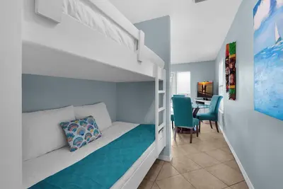 Image de 🏖️End Unit, Gulf Views-Steps to Beach and Pool-Grand Caribbean West 215🏖️