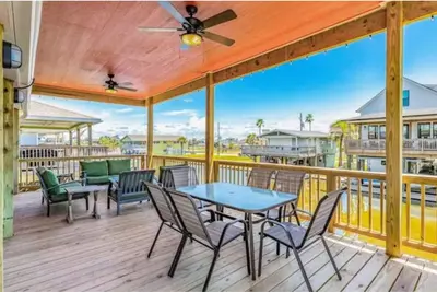 Image de Charming 2-bedroom cottage on the canal in Jamaica Beach.