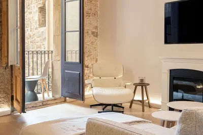 Image de Upscale renovated  & top of the line  2-bedroom apartment with Ac in Barcelona