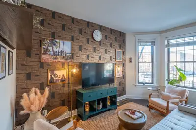 Image de Wrigleyville 3bd Condo (2)