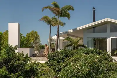 Image de The Gable House - Beachfront luxury home