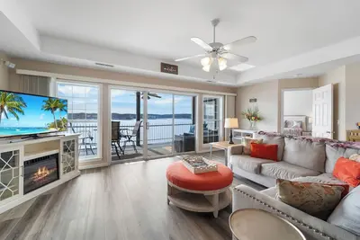 Image de Harbour Towne 202 - Expansive main channel views!