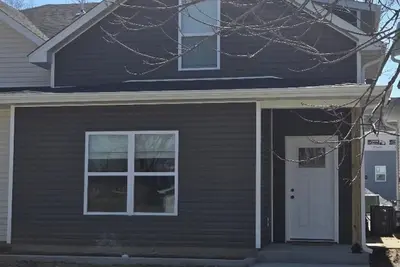Image de The Benjamin House, Brand new Townhouse style unit