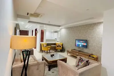 Image de Furnished One Bedroom Apartment - Gold Crest Mall - Dha - Lahore