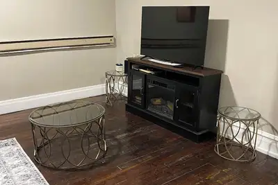Charming 2-bedroom house in delightful Altoona with WiFi