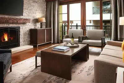 Image de Luxurious 4 Br, 4. 5 bath condo in heart of Vail at the Ritz Carlton Club Vail