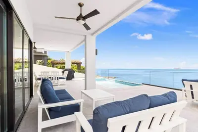 Image de Indigo Oceanfront Condo Poolside - Unit 1