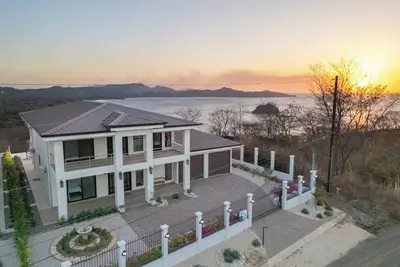 Image de Flamingo 360 Right House, Views!