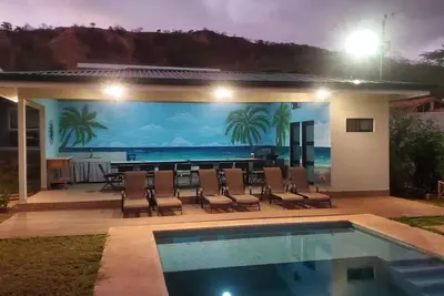 Image de Cozy 2-bed, 2-bath home in gated community with pools, Bbq ranch, and a spacious open living area.