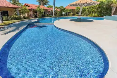 Image de Villagio Claudia 21a: 2-bed, 1. 5-bath poolside retreat, 5 mins to Playa Potrero, 10 mins to Flamingo
