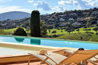 Image de Villa 12 personnes - Piscine privée - Climatisation - WiFi - Vue sur le golf - Sainte Maxime