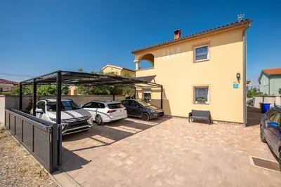 Image de Superbe appartement à Fazana avec WiFi