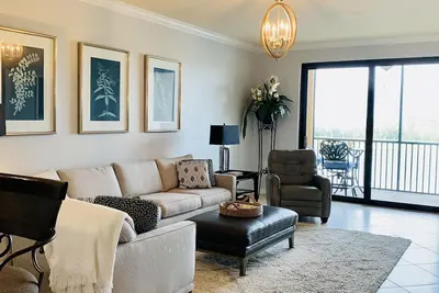 Image de Beautiful 3rd-floor with Fireplace home at River Strand -MCook2