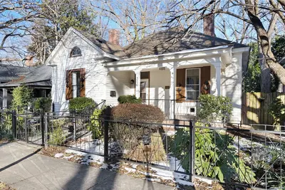 Image de Artful 3br King Beds in Historic District