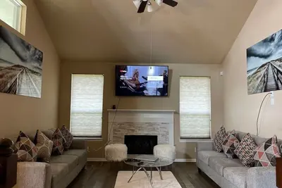 Image de Modern Luxury Stay, near Houston Airport, smart appliances!