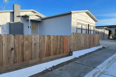 Image de Family friendly 3Bdr Seaside house with WiFi, 24 hour security, dishwasher, W/D