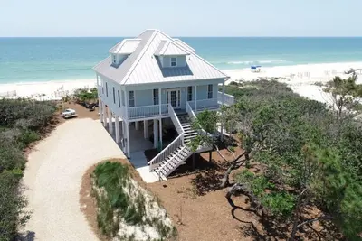 Image de Gorgeous Views at Beachfront Home in Plantation Community of St. George Island!