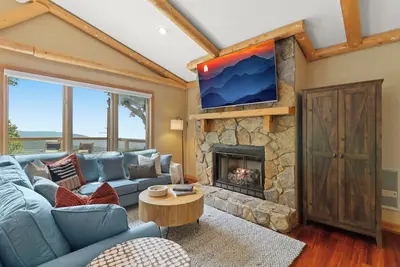 Image de Amazing Sunset Views With Hot Tub! ! Pets Welcome! ! Great For Families! ! Games! !