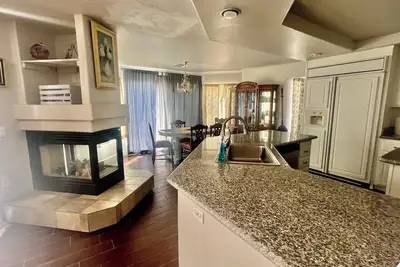 Image de Spacious 5-bedroom house in Northwest Las Vegas with pool and jacuzzi