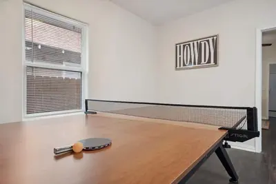 Image de Modern Getaway in Dallas w/ Parking | Ping-Pong