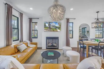 Image de Luxurious 3-bedroom Home in St. Petersburg