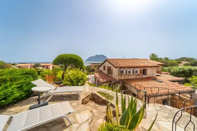 Image de Villa 'Vista Mare La Corallina' avec vue sur la mer, Wi-Fi et climatisation