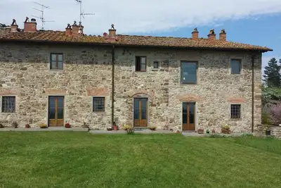 Image de Appartement 'La Via Degli Dei' avec vue sur la montagne et jardin privé