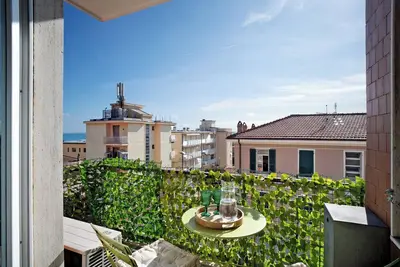 Image de Appartement 'Due Passi Dal Mare' avec vue sur la mer, Wi-Fi et climatisation