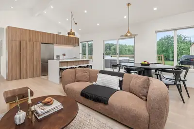 Image de Family Friendly 3br - Playground - Tennis Court