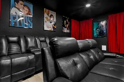 Image de Stylish 6br Home w/ Movie Theatre