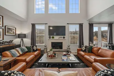 Image de 10 min from Deer Valley, 4br, Modern Farmhouse