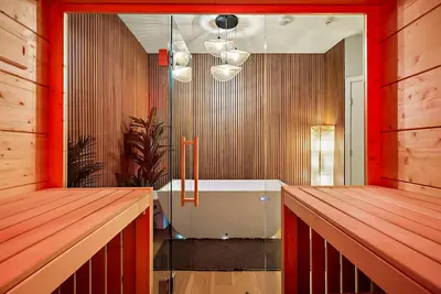 Image de South Lamar Condo | Sauna |Cold Plunge| Pickleball