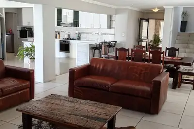 Image de Détendez-vous avec style à Ndigo Blue, la maison de vacances la plus confortable de Langebaan
