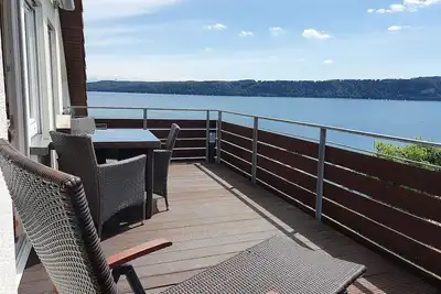 Image de Appartement \"Panorama-Seesicht\" avec vue sur le lac, balcon et Wi-Fi