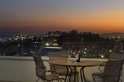 Image de Sunset Top Floor Apartment Higueron