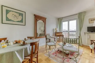 Image de Large and Bright 2 Bdrs Flat with View - Paris 20