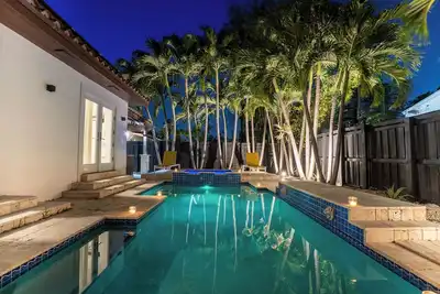 Image de 3-bedroom gated Pool house in fabulous Miami, close to beaches, I95, shopping