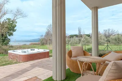 Villa \"Casa\" avec vue sur le lac, Wi-Fi et climatisation