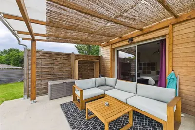 Image de Superbe maison de plain-pied avec piscine pour 6