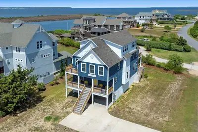 Image de Bela Vista: Stunning Water Views, Hot Tub, Pets Ok