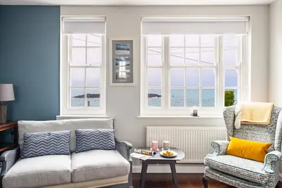 Image de Stylish Retreat in Mousehole with Sea Views & Secure Garden, Sleeps 6