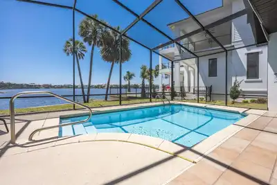 Image de Lakefront, Private Pool, Walk to Beach, Water View, Golf Cart Options