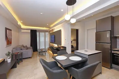 Image de King Suite with Balcony | Zotos Luxury Living #12