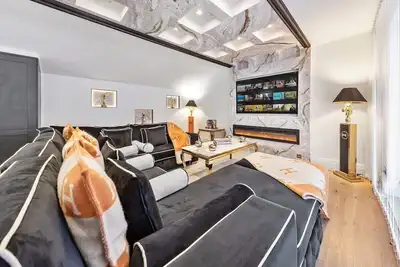 Image de Condominium-Vue sur la cour-Salle de bain privée séparée